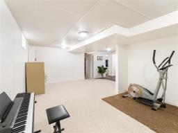 243 Marygrove Crescent, Winnipeg, MB R3Y1M4 Photo 34