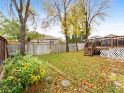 243 Marygrove Crescent, Winnipeg, MB R3Y1M4 Photo 48