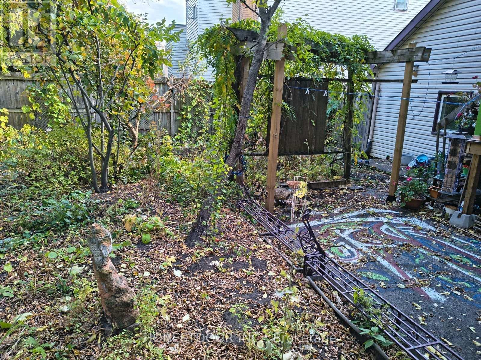 303 LACASSE AVENUE, Ottawa — photo 8