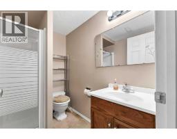 2685 15 Avenue Se, Medicine Hat, AB T1A4C7 Photo 25
