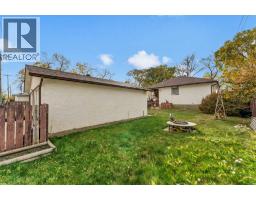 2685 15 Avenue Se, Medicine Hat, AB T1A4C7 Photo 32