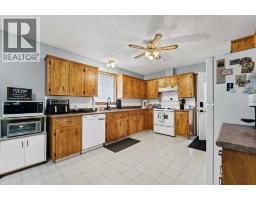 Family room - 2685 15 Avenue Se, Medicine Hat, AB T1A4C7 Photo 8