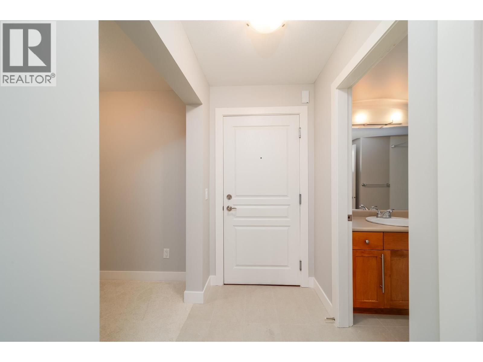 224 1099 Sunset Drive, Kelowna