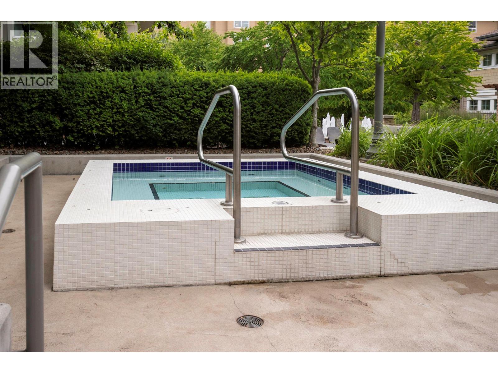 224 1099 Sunset Drive, Kelowna