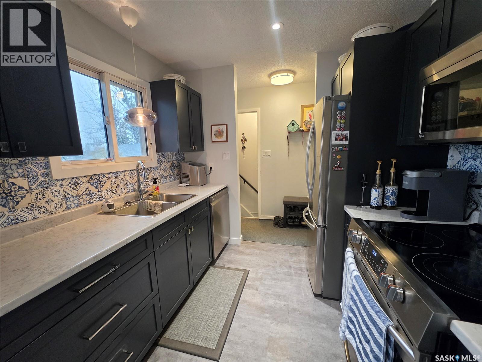 306 2nd STREET NW - 4