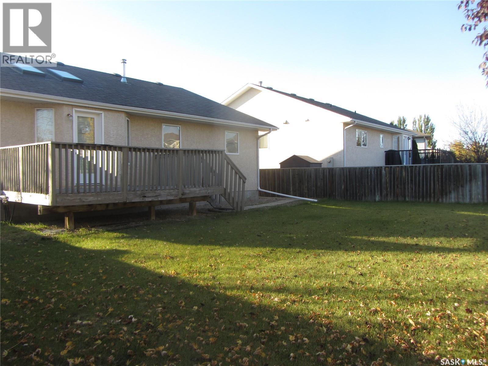 562 Blackburn CRESCENT - 36