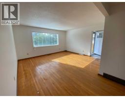 Primary Bedroom - 2826 43 Street Sw, Calgary, AB T3E3N7 Photo 17
