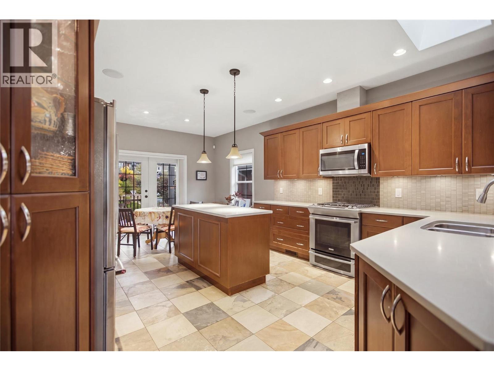 #2 1900 Irongate Place - 23