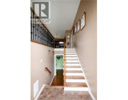 75 Whisperwood Drive, photo 2
