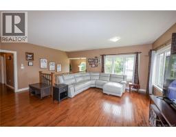 75 Whisperwood Drive, photo 3