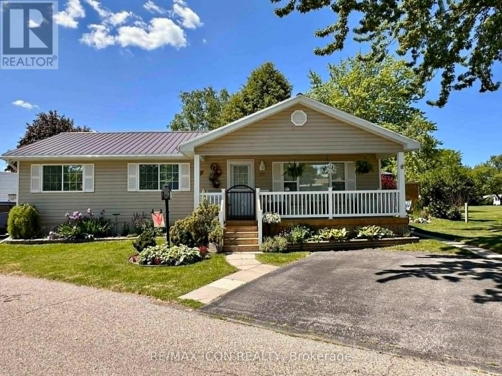 201 BILTMORE DRIVE, South Huron (Stephen)
