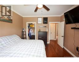 75 Whisperwood Drive, photo 17