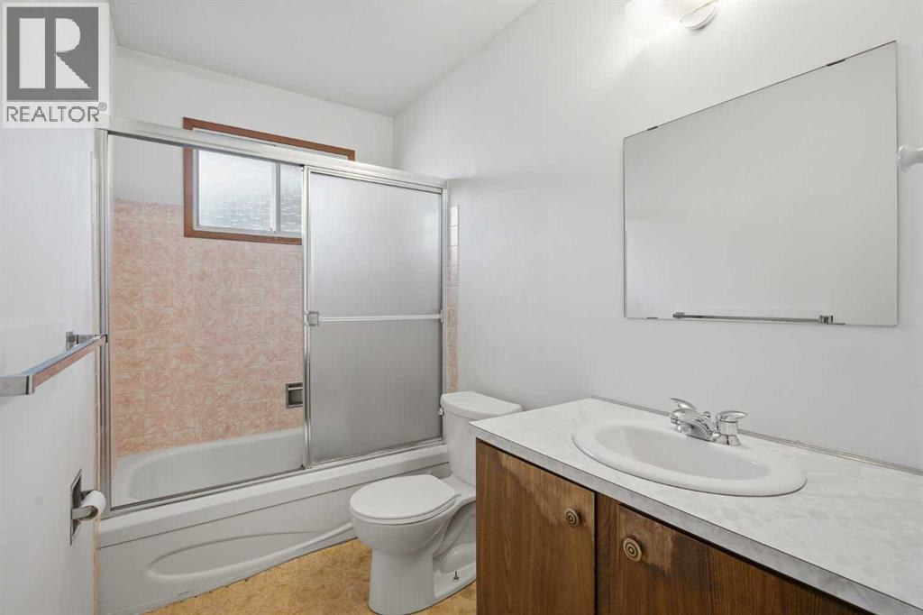 20 Blackthorn Place NE photo 15