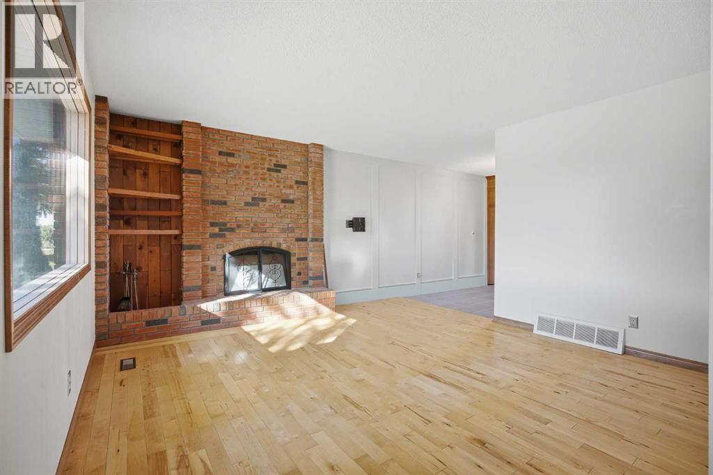 20 Blackthorn Place NE photo 6