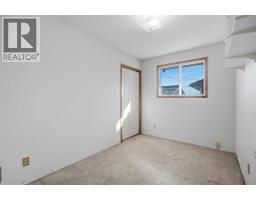 20 Blackthorn Place NE - photo 14