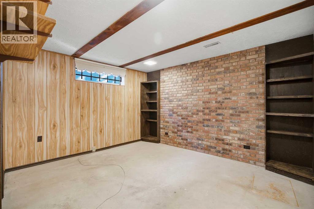 20 Blackthorn Place NE photo 27