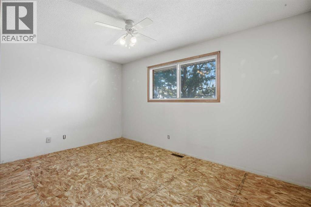 20 Blackthorn Place NE photo 17