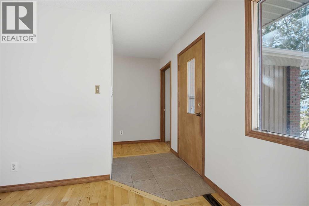 20 Blackthorn Place NE photo 5