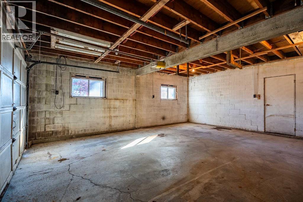 20 Blackthorn Place NE photo 32