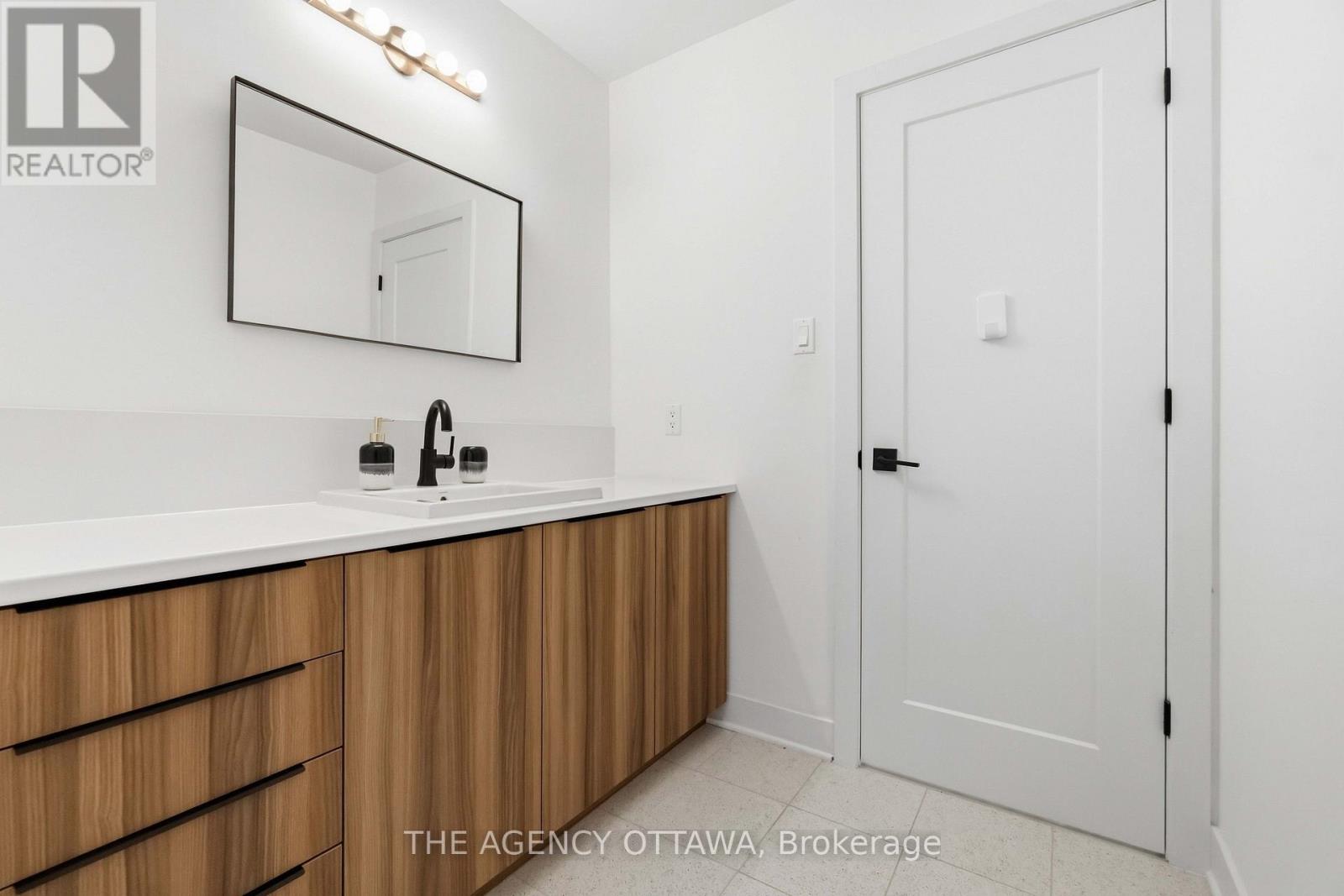 124 DUN SKIPPER DRIVE - 42