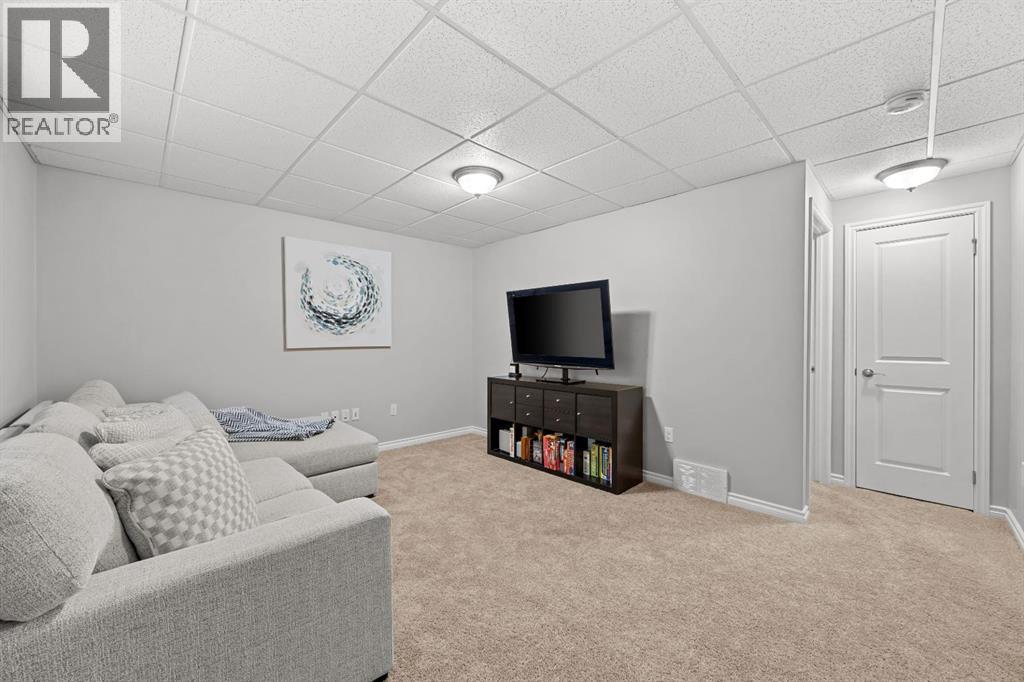 176 Royal Oak Terrace NW photo 35