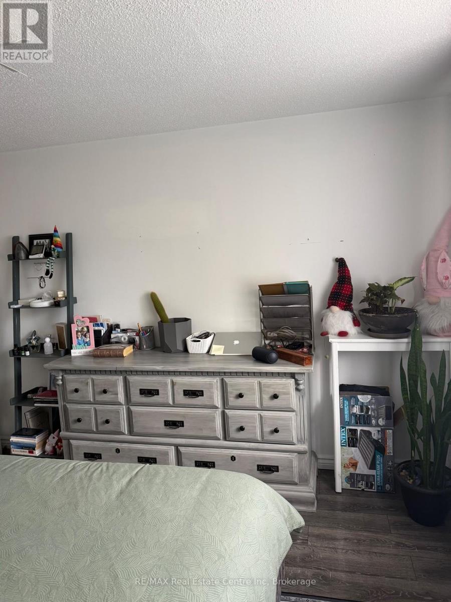 70 Grandridge Crescent — photo 15
