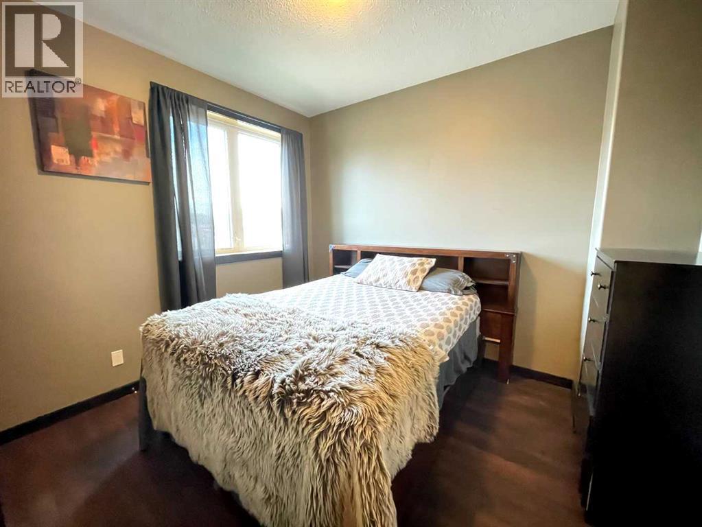 810 7 Ave - 16