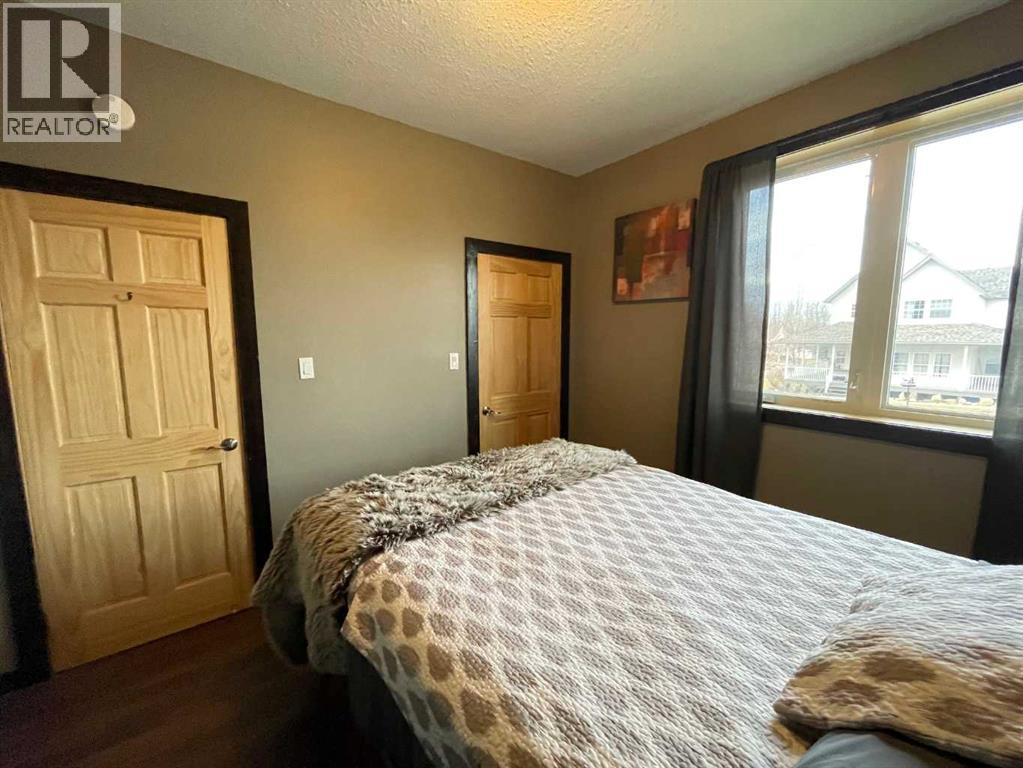 810 7 Ave - 17