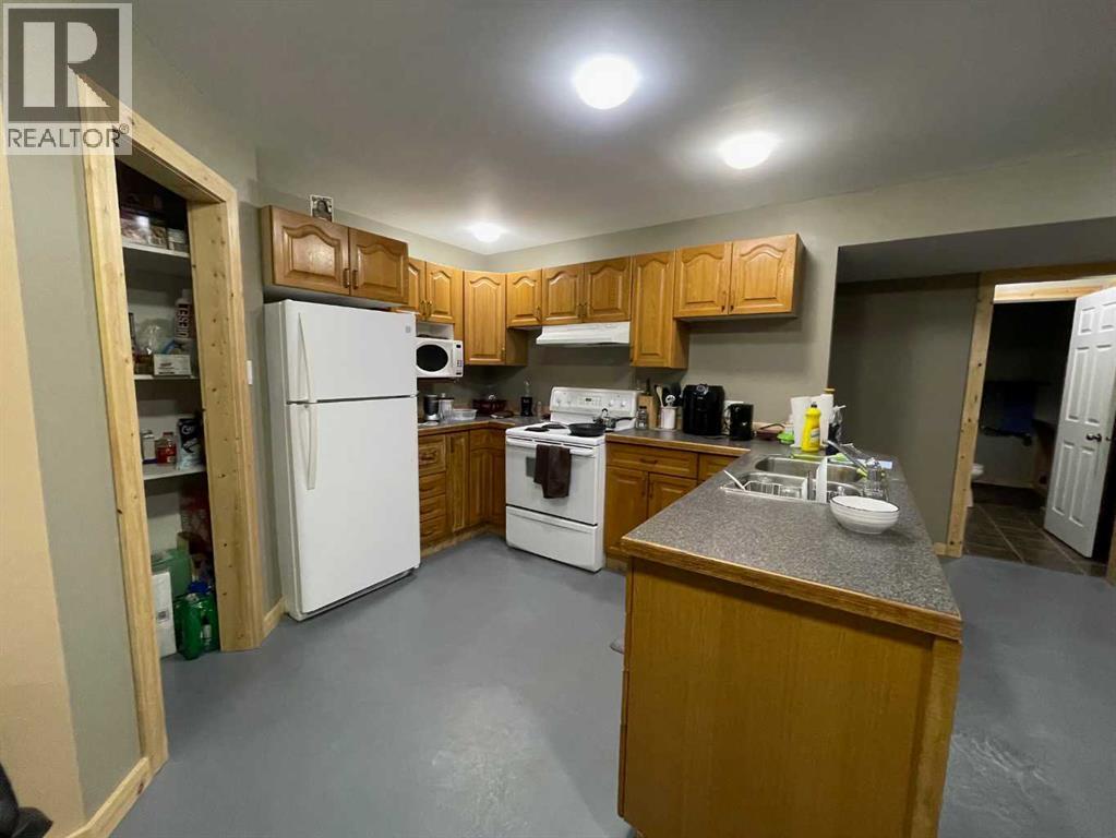 810 7 Ave - 27