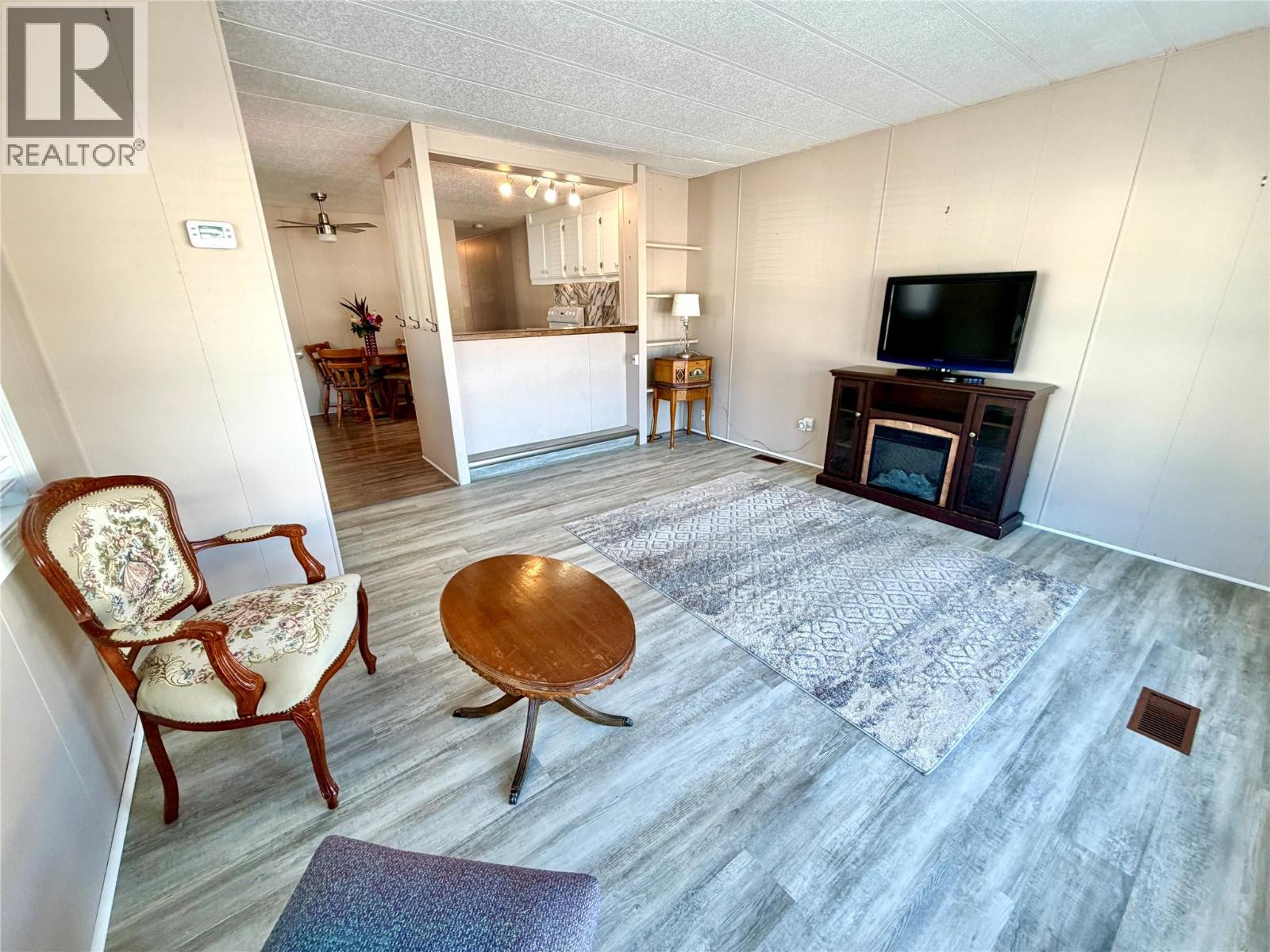 1601 COLUMBIA Avenue Unit# 17, Castlegar - Image 1
