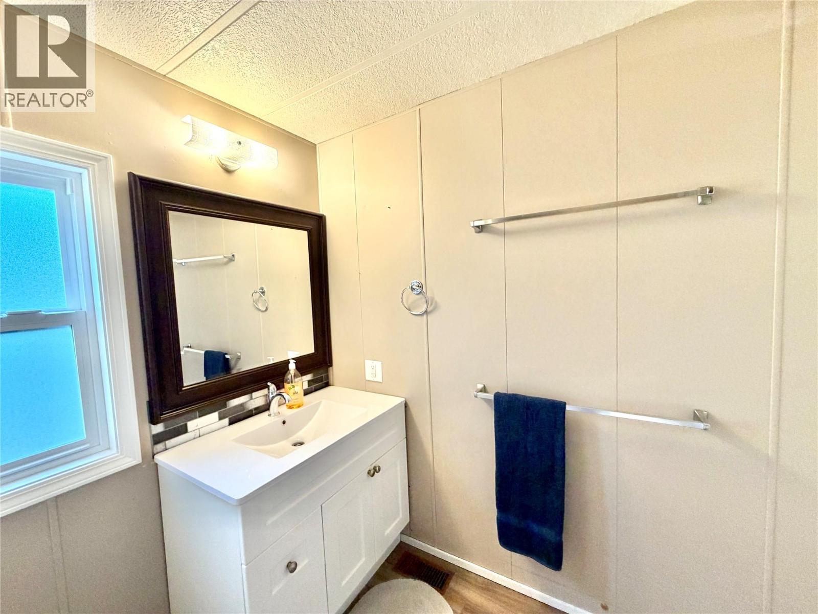 1601 COLUMBIA Avenue Unit# 17, Castlegar - Image 1