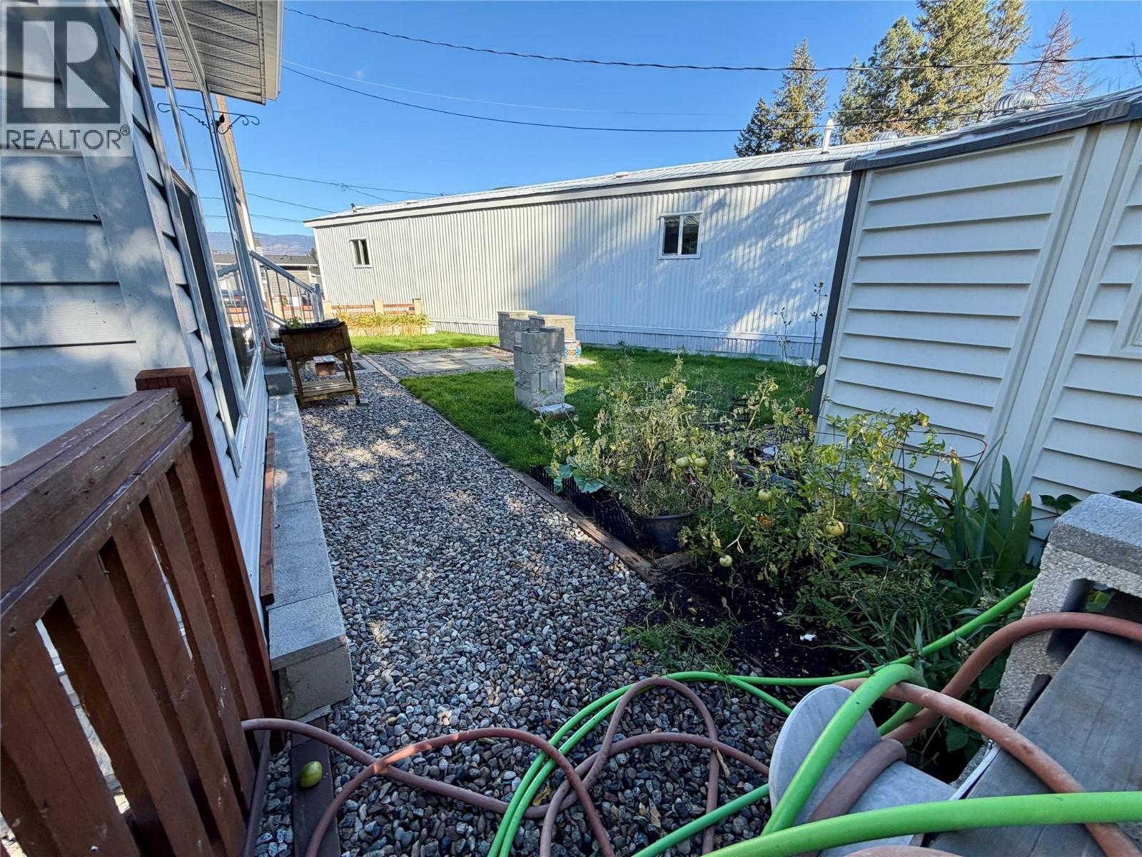 1601 COLUMBIA Avenue Unit# 17, Castlegar - Image 1