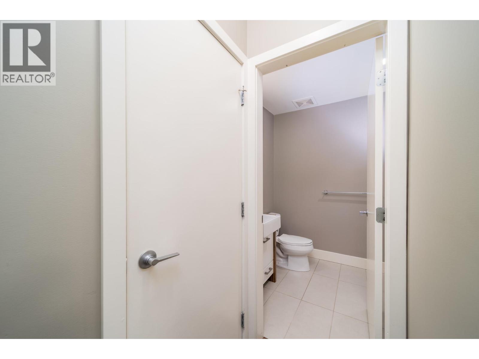 216 1289 Ellis Street, Kelowna
