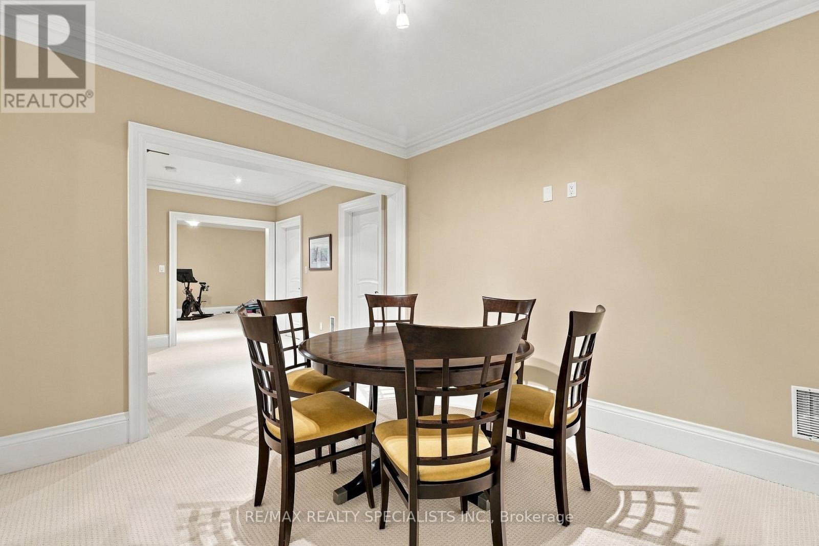 53 Cumberland Drive, Mississauga, ON photo 32