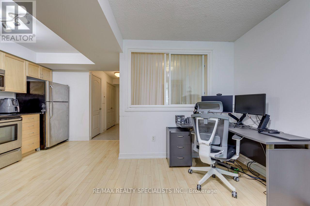 812 Landsdowne Avenue — photo 14
