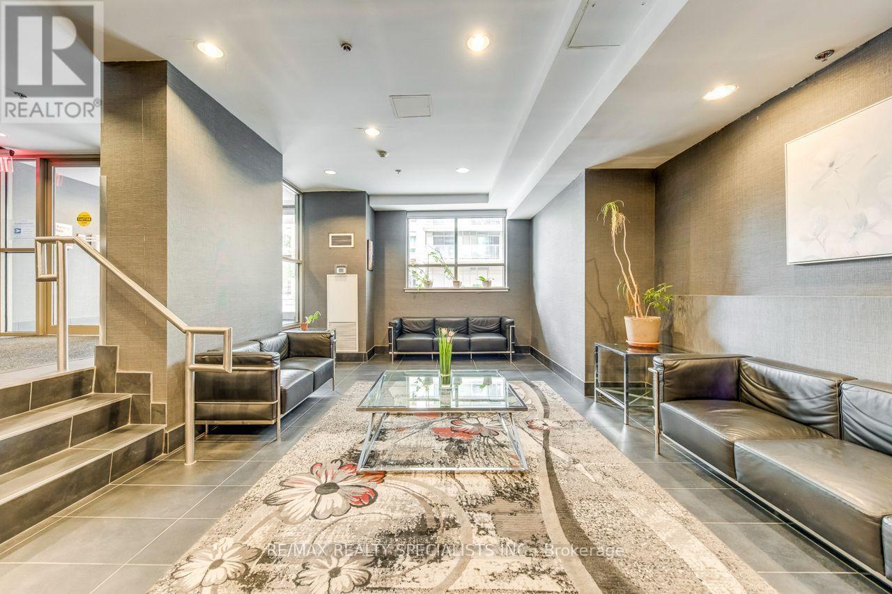 #103 812 LANDSDOWNE AVENUE - 3