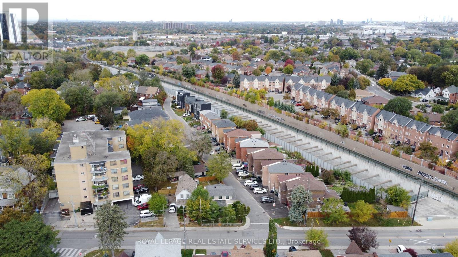 4 KING GEORGE ROAD, Toronto (Weston) — photo 2
