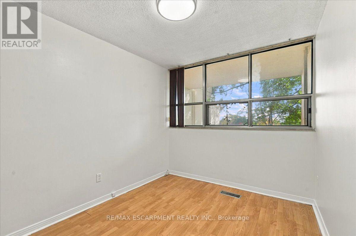 1300 Marlborough Court — photo 29
