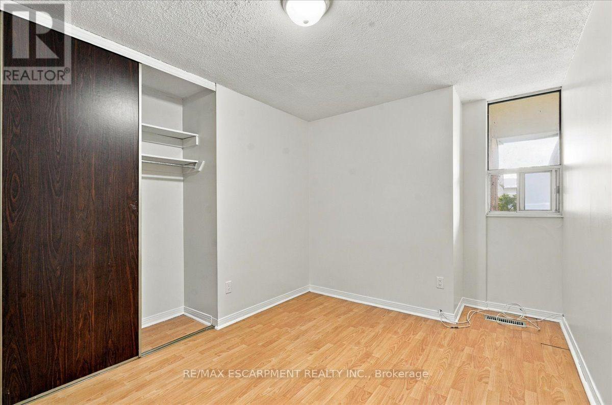 1300 Marlborough Court — photo 32