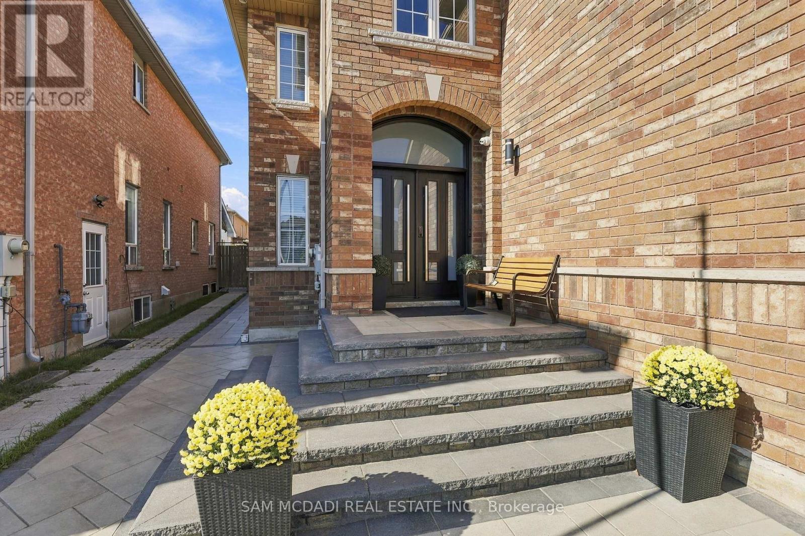 3263 Crimson King Circle, Mississauga, ON photo 2