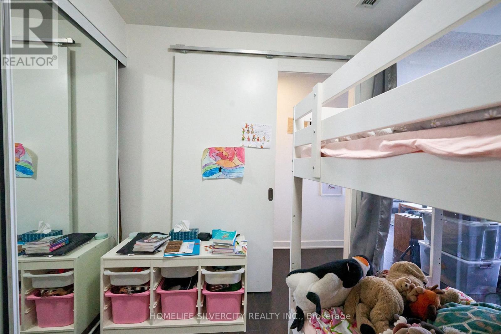 170 Sumach Street — photo 11