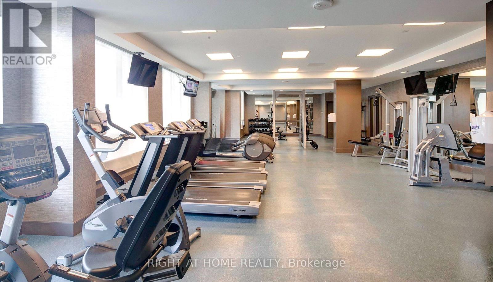 7171 Yonge Street — photo 27