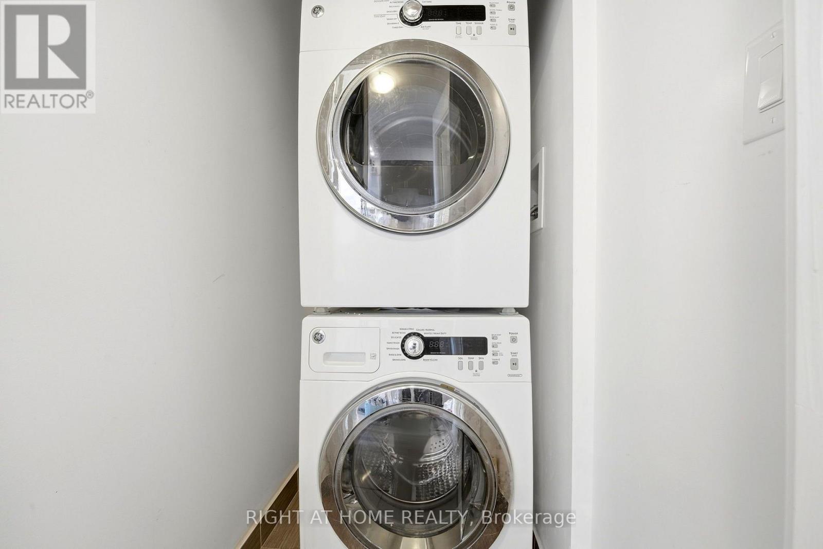 7171 Yonge Street — photo 20