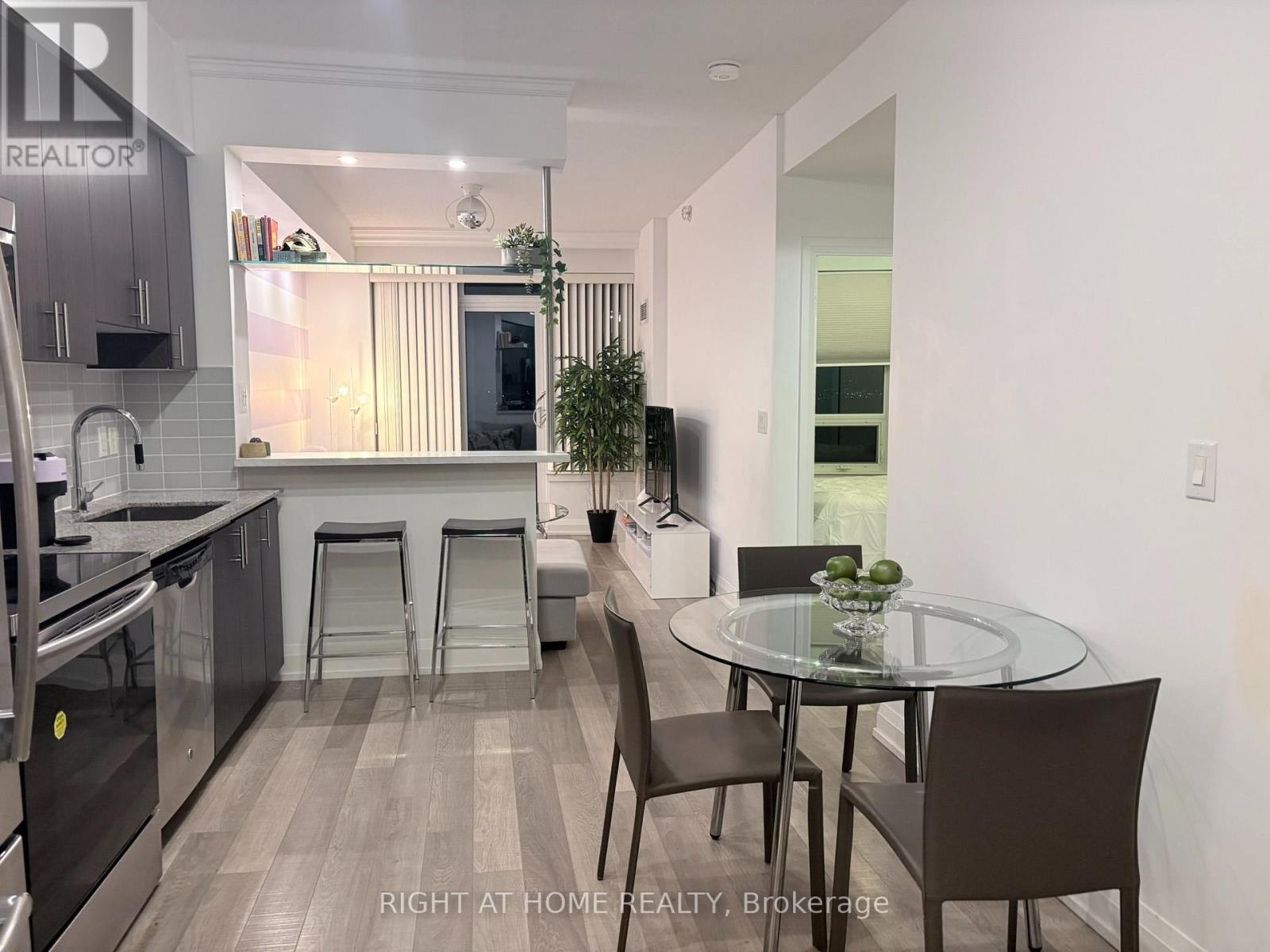 7171 Yonge Street — photo 12