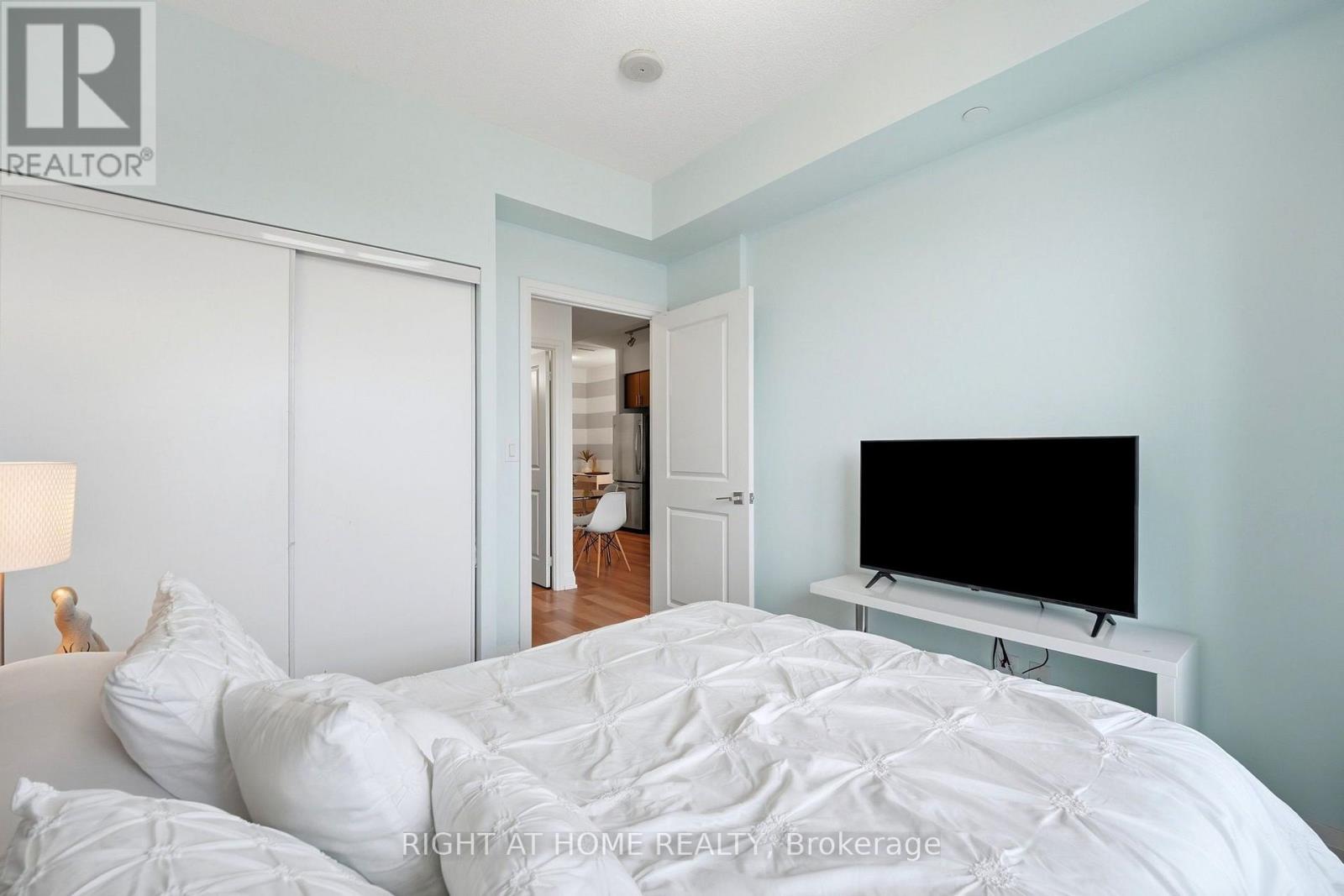 7171 Yonge Street — photo 17