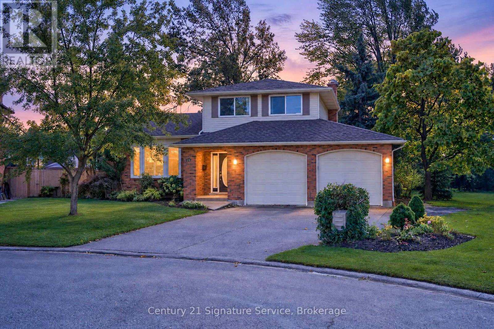 11 FULLER CRESCENT, Thorold (Confederation Heights)