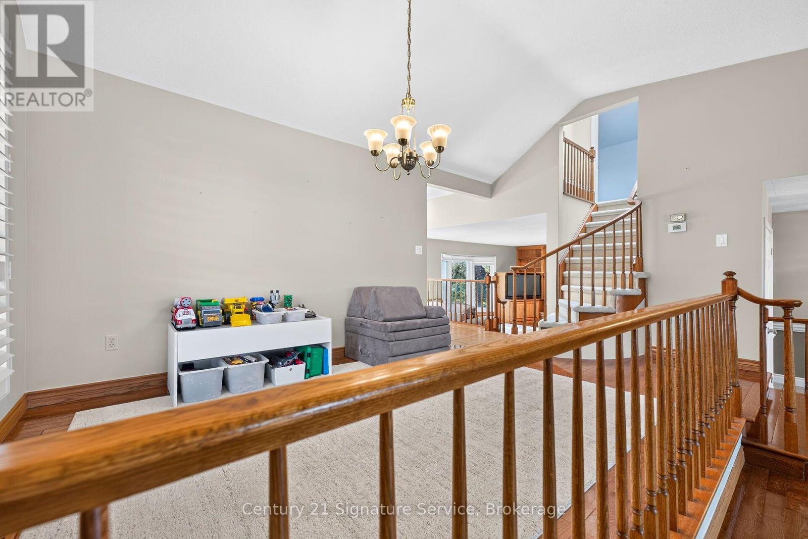11 Fuller Crescent — photo 18