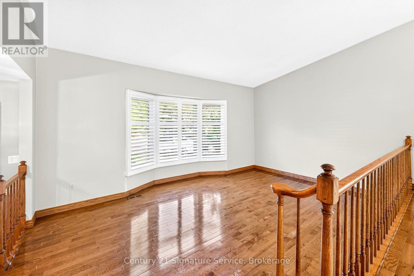 11 Fuller Crescent — photo 19