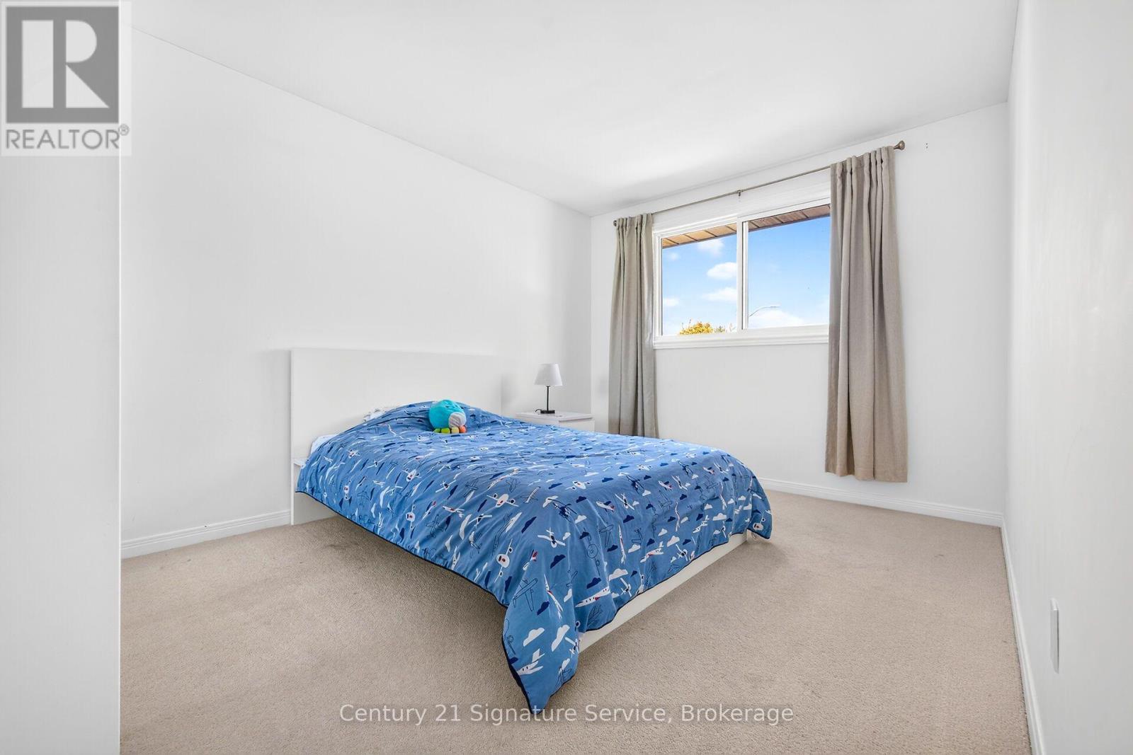 11 Fuller Crescent — photo 23