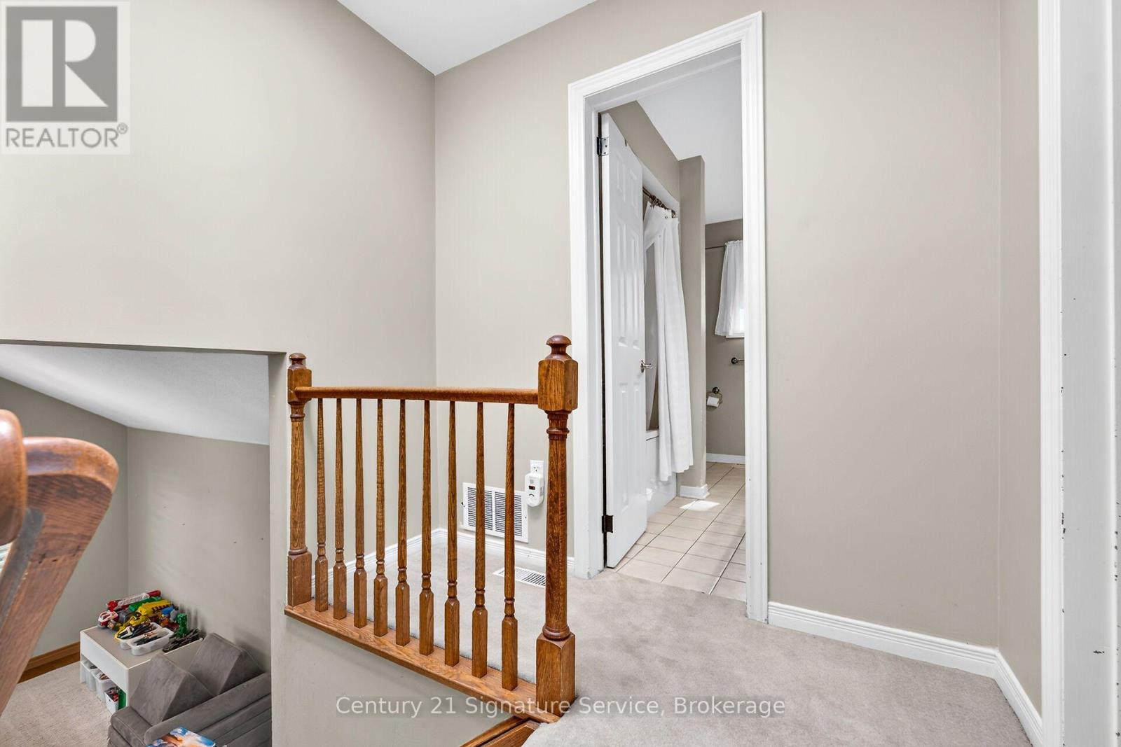 11 Fuller Crescent — photo 24